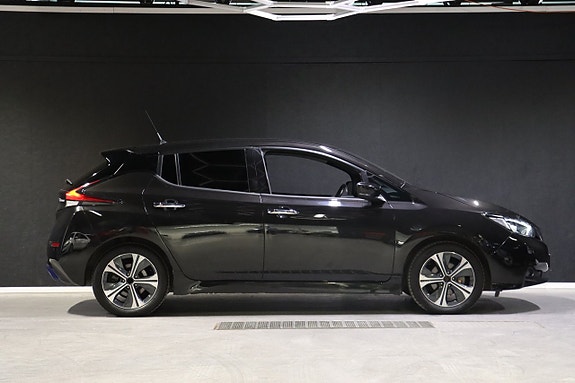 Nissan Leaf 6 of 30