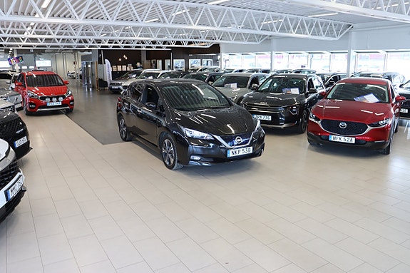 Nissan Leaf 4 of 5