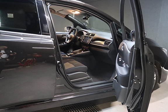 Nissan Leaf 14 of 30