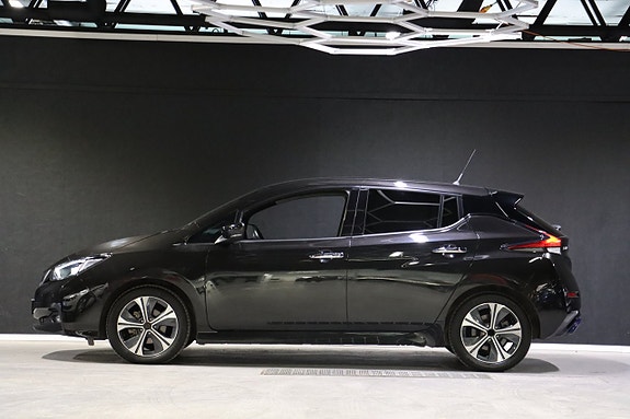 Nissan Leaf 7 of 30