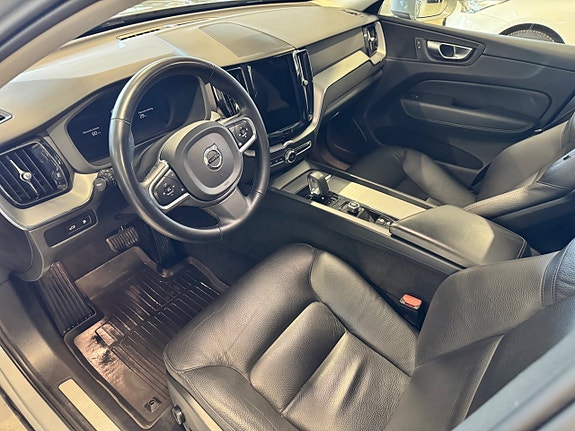 Volvo XC60 9 of 26