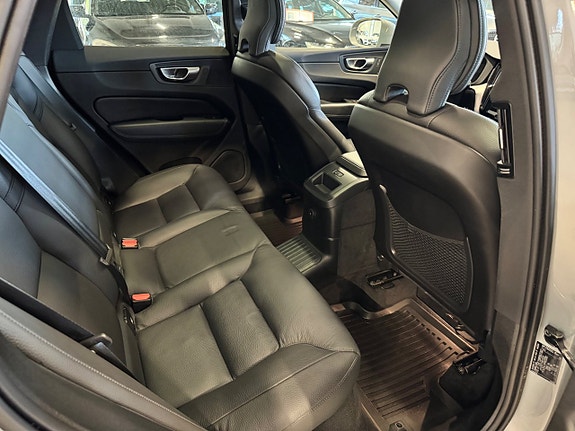 Volvo XC60 13 of 26