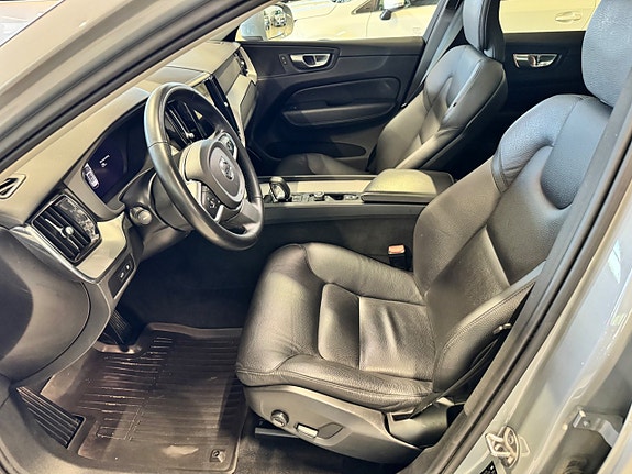 Volvo XC60 8 of 26