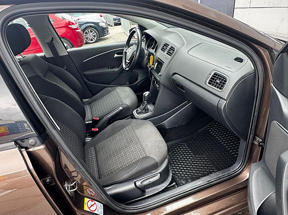 Volkswagen Polo 19 of 19
