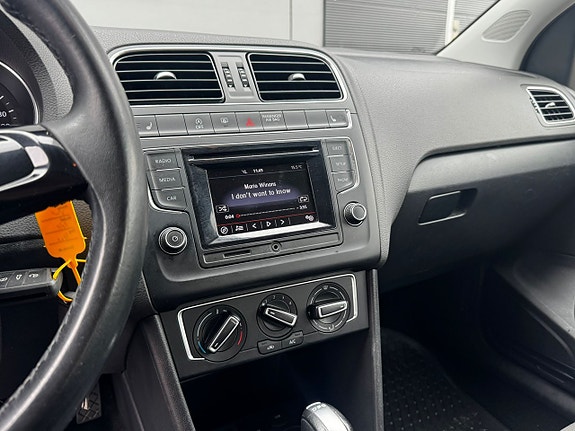 Volkswagen Polo 13 of 19