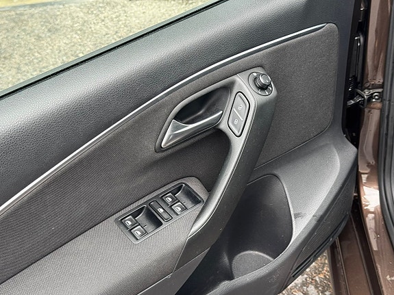 Volkswagen Polo 16 of 19