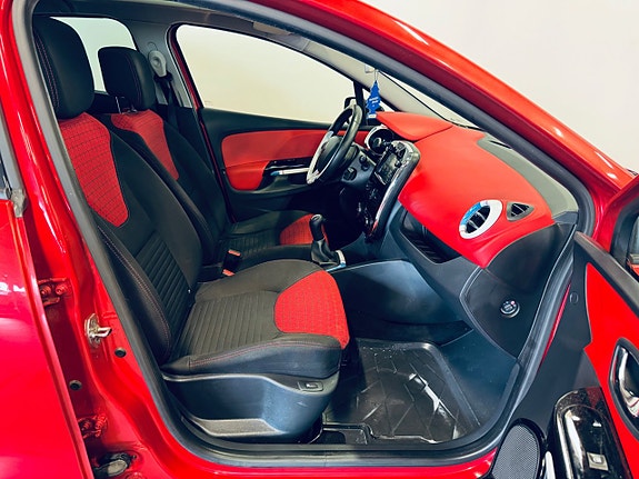 Renault Clio 8 of 13