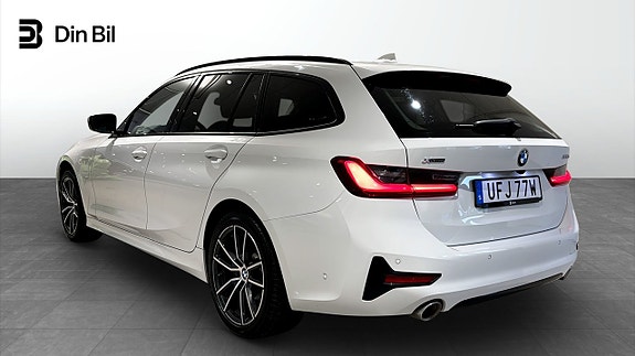BMW 330e 3 of 5