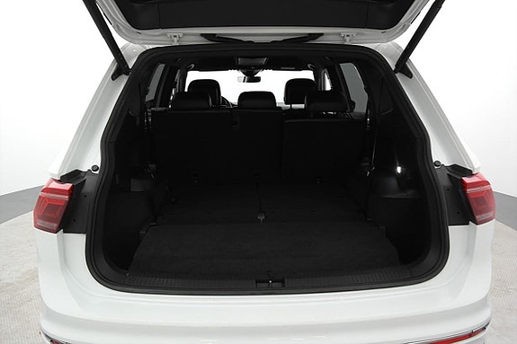 Volkswagen Tiguan Allspace 18 of 25