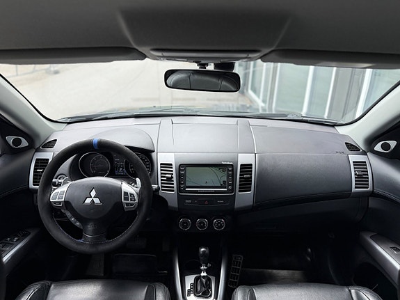 Mitsubishi Outlander 6 of 30