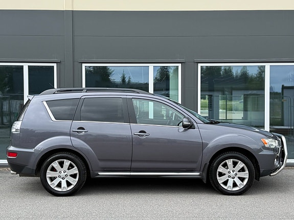Mitsubishi Outlander 2 of 5