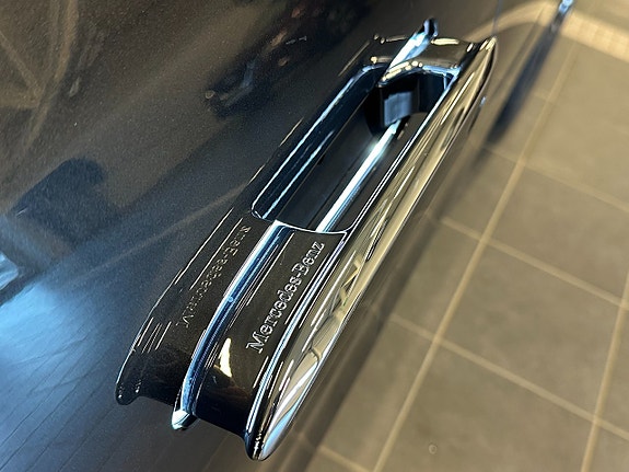 Mercedes-Benz E300 e 19 of 19