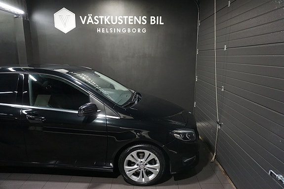 Mercedes-Benz B200 9 of 23