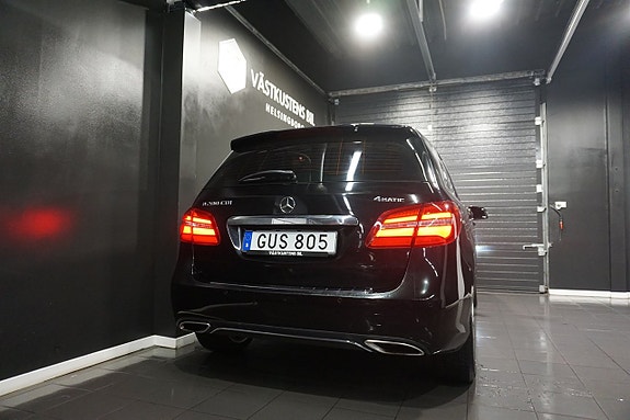 Mercedes-Benz B200 22 of 23