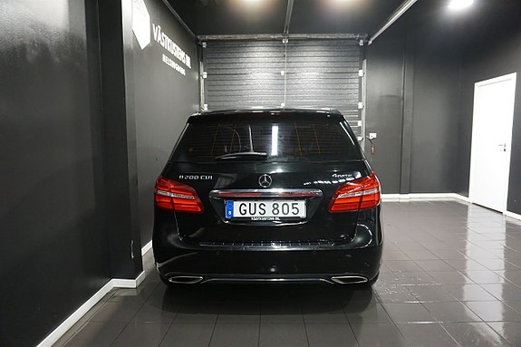 Mercedes-Benz B200 6 of 23