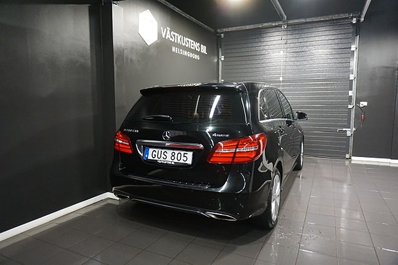 Mercedes-Benz B200 5 of 5