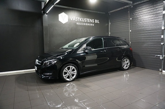 Mercedes-Benz B200 3 of 5