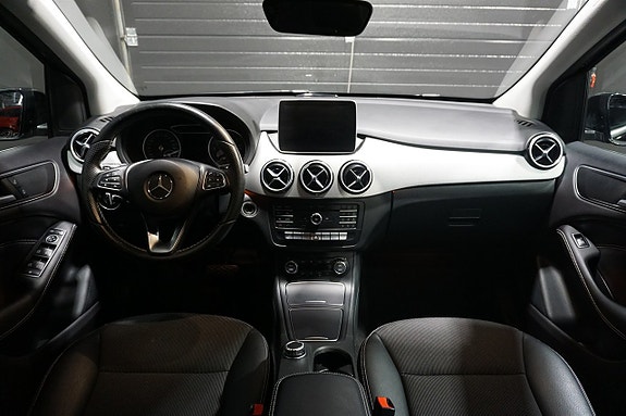 Mercedes-Benz B200 12 of 23