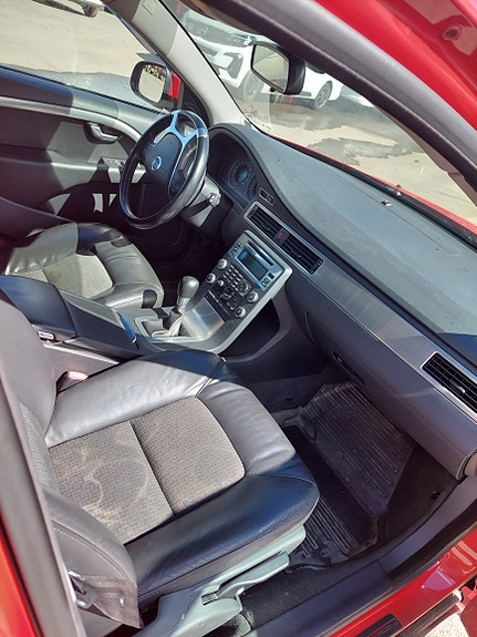 Volvo V70 4 of 4