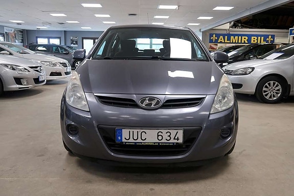 Hyundai i20 2 of 5