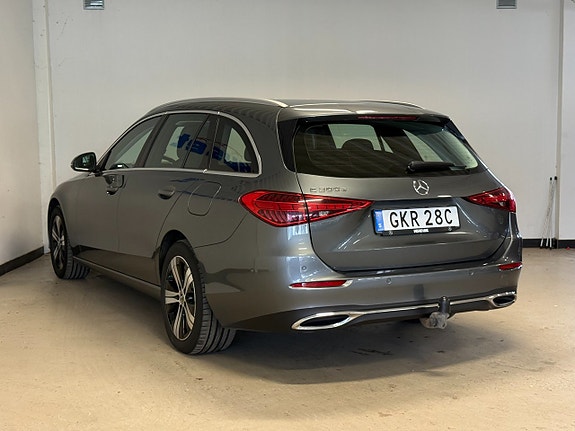 Mercedes-Benz C300 4 of 5