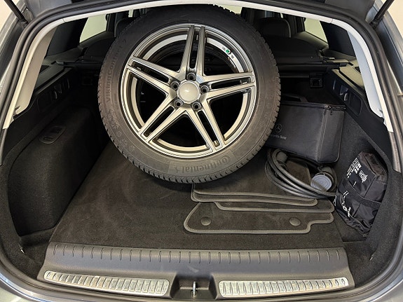 Mercedes-Benz C300 13 of 17