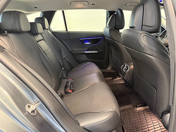 Mercedes-Benz C300 7 of 17