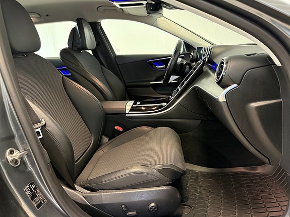 Mercedes-Benz C300 6 of 17