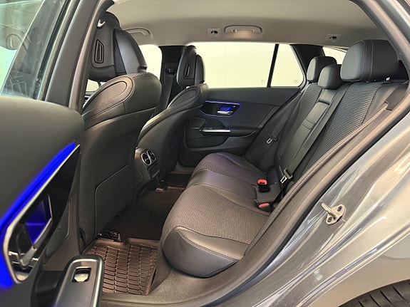 Mercedes-Benz C300 9 of 17