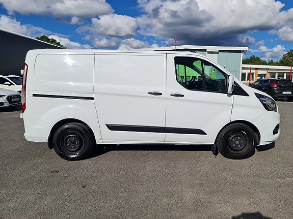 Ford Transit Custom 2 of 5