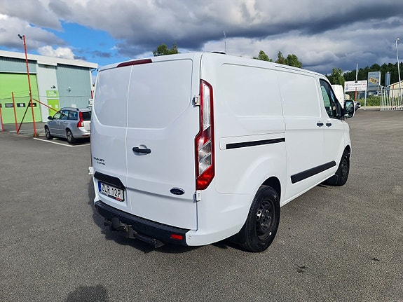 Ford Transit Custom 4 of 5