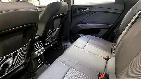 Audi Q4 e-tron 12 of 14