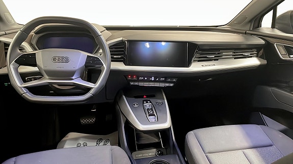 Audi Q4 e-tron 10 of 14