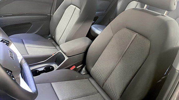 Audi Q4 e-tron 8 of 14