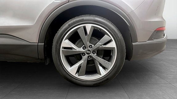 Audi Q4 e-tron 6 of 14
