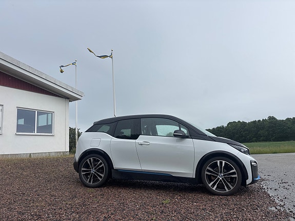BMW i3s 2 of 5