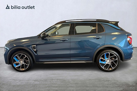 Lynk & Co 01 3 of 30