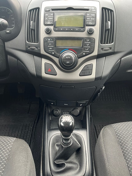 Hyundai i30 8 of 23