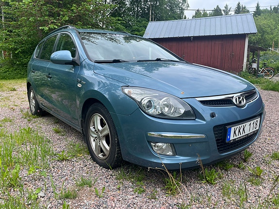 Hyundai i30 2 of 23