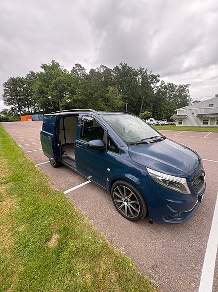Mercedes-Benz Vito 119 2 of 5