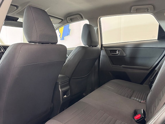 Toyota Auris 17 of 29
