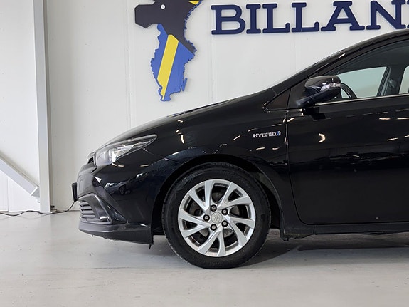 Toyota Auris 12 of 29