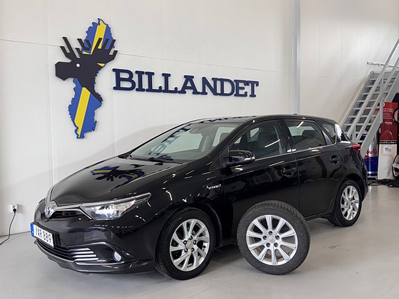 Toyota Auris 11 of 29