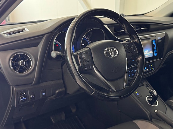 Toyota Auris 23 of 29