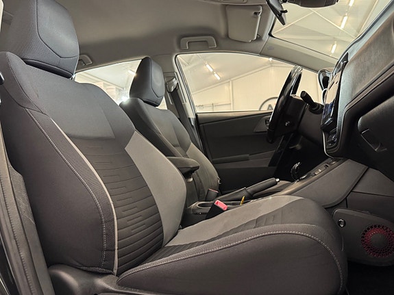 Toyota Auris 16 of 29