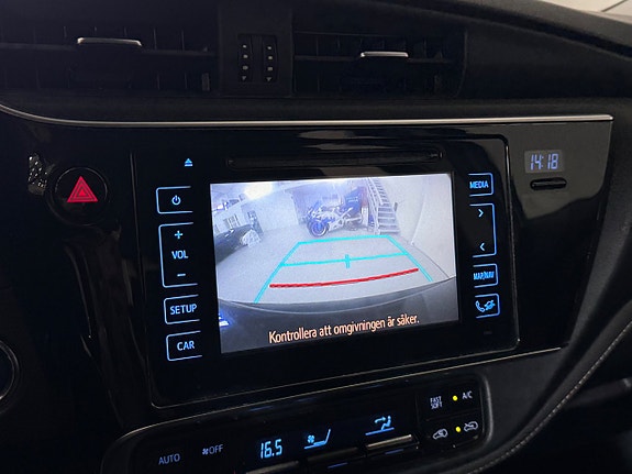 Toyota Auris 24 of 29