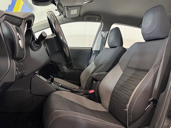 Toyota Auris 15 of 29