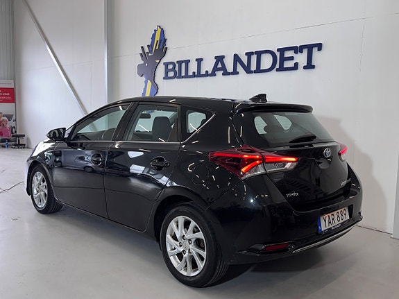 Toyota Auris 10 of 29