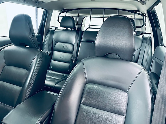 Volvo XC70 13 of 19