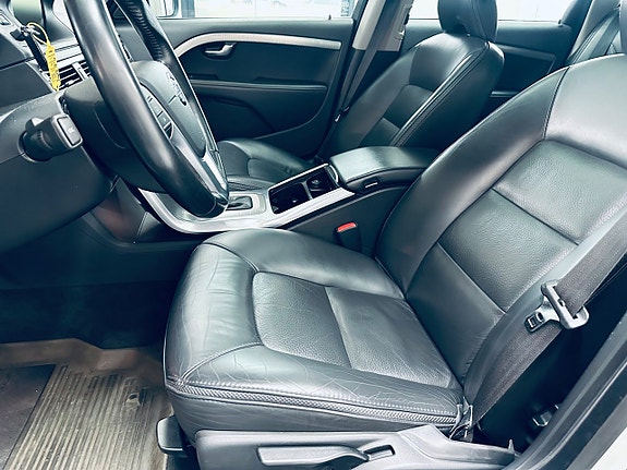 Volvo XC70 12 of 19
